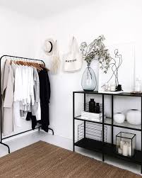 Zo Voeg Je Zwart Op Een Subtiele Manier Toe In Je Interieur Alles Om Van Je Huis Je Thuis Te Maken Slaapkamer Interieur Huis Interieur Interieur Slaapkamer