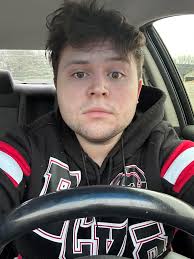 Can somebody add tattoos all over my face I'm tryna convince my mama it's  real 🤣