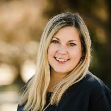 Wendy Volk's Instagram, Twitter & Facebook