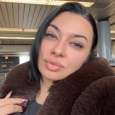 Translation: I'm a sexual predator too! I come from a long line of sexual  predators! I don't think there's anything wrong with this behavior! He made  a lot of money!! To me