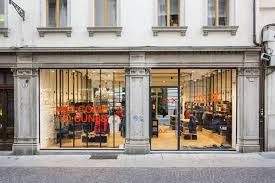 Gift & specialty shop, movie theater, historic site martignacco. Sun68 Stores By C P Architetti Mantova And Udine Italy Retail Design Blog Udine Retail Design Blog Design