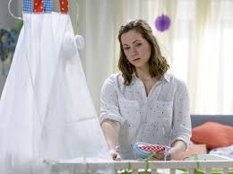 Seit mehreren monaten ist nils unsterblich in seine kollegin tina kessler (gespielt von christin balogh), verliebt. Sturm Der Liebe Tina In Lebensgefahr Wer Stoppt Carsten Sperr Liebenswert Magazin