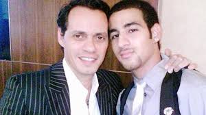 El hijo adoptivo de Marc lo defiende