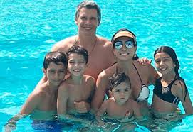 Seja você a mudança que espera no mundo. Marcio Garcia Curte Viagem A Disney Com A Familia Magico Ofuxico