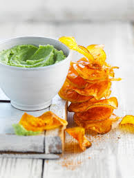 Kartoffelchips Aus Susskartoffeln Mit Grunem Dip Rezept Susskartoffel Chips Kartoffelchips Vegetarische Happchen