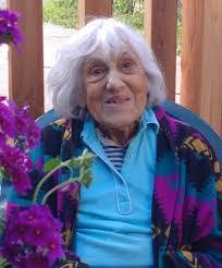 Leslie Bunn's Instagram, Twitter & Facebook