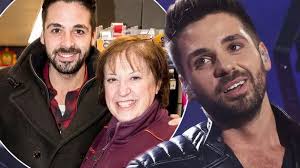 Rosanna Ward's Instagram, Twitter & Facebook