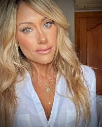 Vanessa Beas's Instagram, Twitter & Facebook