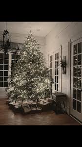 Shiplap Walls In 2020 Beautiful Christmas Joanna Gaines Christmas Farmhouse Christmas Decor