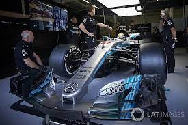 Unlike a road car that comes equipped with features like abs, ebd etc, an f1 car lacks all sorts of driver's aids. How Big Is A Formula 1 Car Mercedes F1 Car Examined