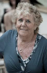 Can anyone edit these photos so it looks like one, with the older lady in  the middle, she is my mum and the man is my brother, who was adopted, then  emigrated