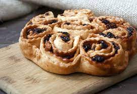 La pitta 'mpigliata è un dolce tipico calabrese, preparato sopratutto nelle occasioni di festa come la pitta 'nchiusa è il nome che troviamo nel catanzarese e nel crotonese per eredità etimologiche pitta calabrese: La Pitta Mpigliata O Pitta Nchiusa Ricetta Completa E Semplice E Alcubo