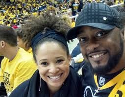 Mike Tomlin's wife Kiya sewing masks for hospital workers