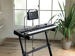 roland juno di mobile synthesizer with song player シンセサイザー 弾き語り リバーブ