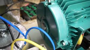 If you look closely you will see all the basic elements from the very simple static phase converter diagram. Single To Three 3 Phase Converter Youtube