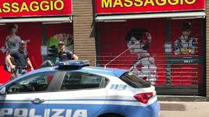 Blitz in finti centri massaggi, prestazioni fino a mille euro: i clienti  venivano da tutta da Lombardia