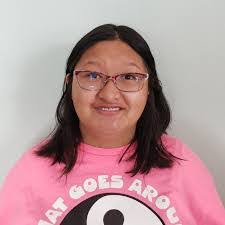 Mia Camp's Instagram, Twitter & Facebook