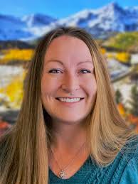 Desiree Welsh's Instagram, Twitter & Facebook