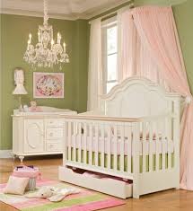 Runde teppiche machen sich besonders gut unter möbeln in gleicher form ‒ runden esstischen, betten usw. 1001 Ideen Fur Babyzimmer Madchen