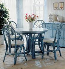 La vinothèque est l'endroit parfait pour vous ! Table Ronde 5 A 6 Personnes En Rotin Brin D Ouest