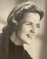 Gail Louise's Instagram, Twitter & Facebook