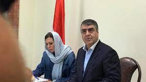 صباحاً، كان يزن يتابع مع جرحى العجز الكلي تدريباتهم الرياضية في صالة الفيحاء بدمشق، وقبل قليل فارق يزن الحياة دون أن يستأذن الجرحى الذين أحبَّهم وأحبُّوه، وحتى. Ø¨Ø§Ù„ØµÙˆØ± Ø²ÙˆØ¬Ø© Ù…Ø§Ù‡Ø± Ø§Ù„Ø£Ø³Ø¯ ÙˆÙ‡ÙŠ ØªÙˆÙ‚Ø¹ Ø§ØªÙØ§Ù‚ÙŠØ© ÙÙŠ Ø¥ÙŠØ±Ø§Ù†