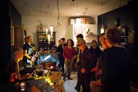 On y mange bien, on danse et on y fait de belles rencontres. Soiree Musicale Picture Of La Kantine Des Copines La Teste De Buch Tripadvisor