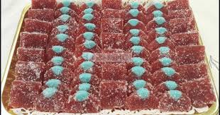 Pate De Fruits A La Fraise Decoree A L Amandeحصريا على قناتي احلى والذ ب Pates De Fruits Fraise Fruits