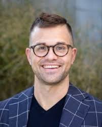 Daniel Oneill's Instagram, Twitter & Facebook