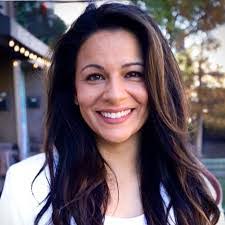 Stacy Tuttle's Instagram, Twitter & Facebook