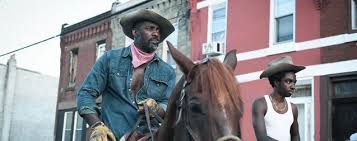 Netflix rate complètement son adaptation de la saga fantastique. Concrete Cowboy Critique Du Far West Made In Netflix