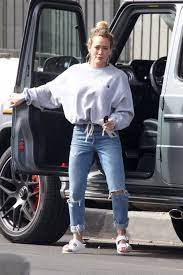 Updated 2:32 pm et, sun october 25, 2020 hilary duff and husband matthew koma announced they're expecting a baby. Hilary Duff Out In Studio City 03 01 2020 Celebmafia
