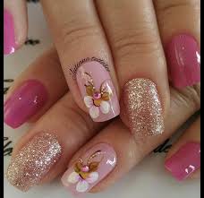 Desde nuestro blog les dejamos estas bonitas ideas de nail art tanto para manos como para los pies que estamos seguros les ayudarán a encontrar el nail art que más les gusta. Pin De Ivanir Teresinha En Unhas Unas Fucsia Decoradas Unas Con Figuras Unas De Pies Sencillas