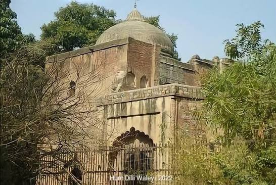 Chauburja Mosque on Kamla Nehru Ridge in Delhi