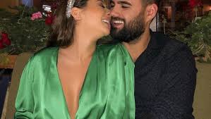 (…) îmi place că e matur, că e sigur pe el, pe ceea ce face şi chestia asta îmi dă şi. Motivul Certurilor Dintre Nicole Cherry È™i Iubitul Ei A Spus Clar Ce O DeranjeazÄƒ Antena 1