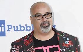 Giovanni ciacci è un personaggio della televisione è compaesano di carlo conti, noto conduttore televisivo. Malore Improvviso Per Giovanni Ciacci Mi Ha Salvato Adriana Volpe