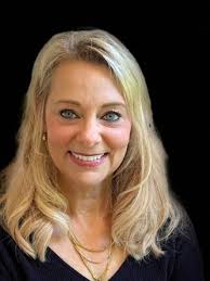 Caroline Maier's Instagram, Twitter & Facebook