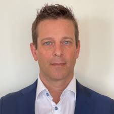 J'ai publié seulement 4 fois sur LinkedIn depuis mon inscription il y a 15  ans.