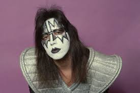 Kiss Guitarist Ace Frehley Dead at 74