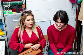 Doggystyle action with Vivianne DeSilva - PORNSTARS.TUBE