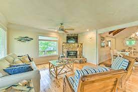 Venture to sights like badin lake and badin lake boat ramp as you discover badin. Badin Lake Cabin W Dock 2 Story Boat Slip Houses For Rent In New London North Carolina United States
