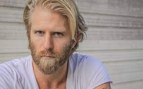 Below the table, you can find more things about him. Herunterladen Hintergrundbild Kaiwi Lyman Mersereau 4k Us Amerikanischer Schauspieler Portrait Blond Usa Hollywood Fur Desktop Kostenlos Hintergrundbilder Fur Ihren Desktop Kostenlos