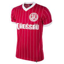 Verteidiger kommt aus der 3. Rot Weiss Essen 1984 85 Retro Shirt Retrofootball