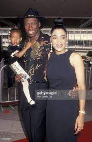 Jun 03, 2021 · florence griffith joyner died in 1998 at the age of 38. Athletes Al Joyner Florence Griffith Joyner And Daughter Mary Joyner Flo Jo Black Couples Vintage Black Glamour