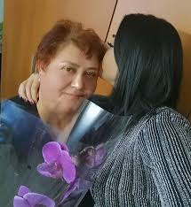 Primul concurent care părăsește insula iubirii: Prima Fotografie Cu Mama Mirelei De La Insula Iubirii Pana Acum A Tinut O Ascunsa M Ati Intrebat De Ea Mango Music