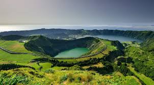The azores are a portuguese archipelago in the atlantic ocean, about 950 miles from lisbon and about 2,400 miles from the east coast of north america. Portugal The Azores Lisbon Porto 14 Days Kimkim