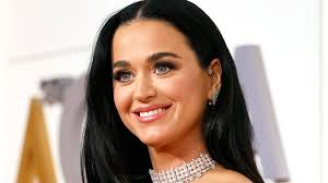 Katy Perry's Mom-Shaming Joke On American Idol Is A Reminder To Check Your  Internalized Misogyny