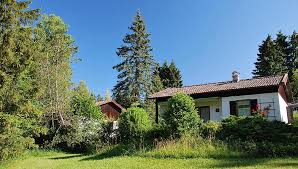 Füssen im allgäu, die höchstgelegene stadt bayerns , liegt in sichtweite der schlösser ludwigs ii, neuschwanstein und hohenschwangau. Ihre Unterkunft Das Feriendorf Weissensee Im Ostallgau Ferienhauser Und Appartements Fur Ihren Familien Urlaub