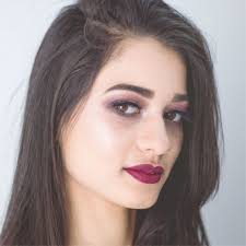 Um look não é só um look, carrega também a sua personalidade, e para isso  você pode fazer mil combinações, mas sempre respeitando o seu estilo e a  mensagem que quer irradiar.