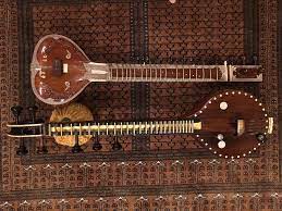 Mysore Veena And Sitar Juxtaposed They Make Such A Wonderful Pair Sitar Instrument Indian Classical Music Musical Instruments